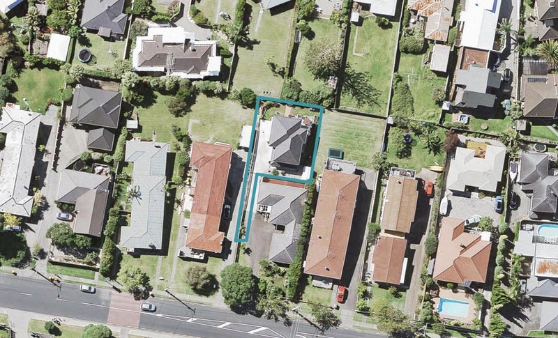 615A Beach Road, Rothesay Bay, Auckland - Carousel 1