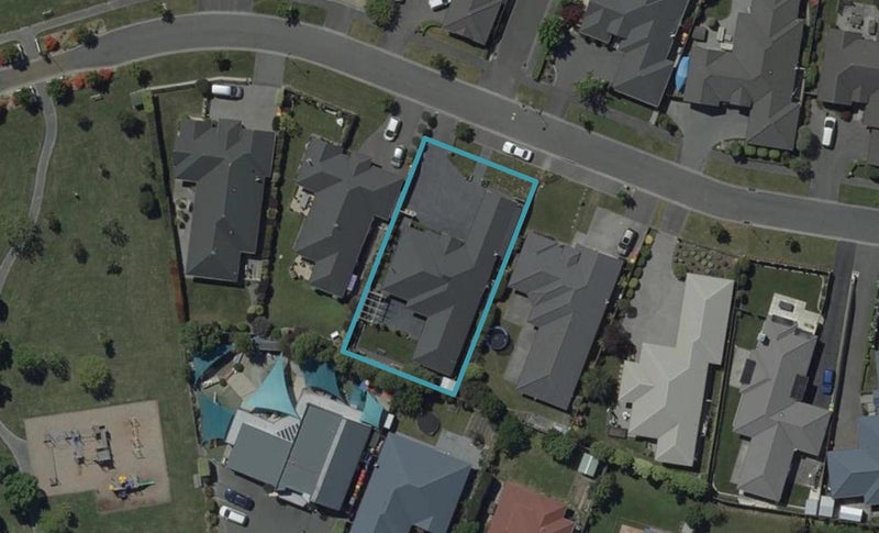 35 Coppinger Terrace, Aidanfield, Christchurch - Carousel 1