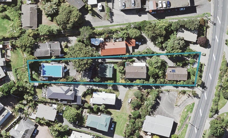 4/718 Beach Road, Browns Bay, Auckland - Carousel 1