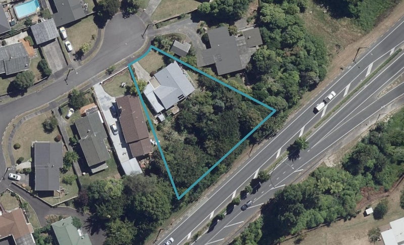 8 Burwood Place, Silverdale, Hamilton - Carousel 1