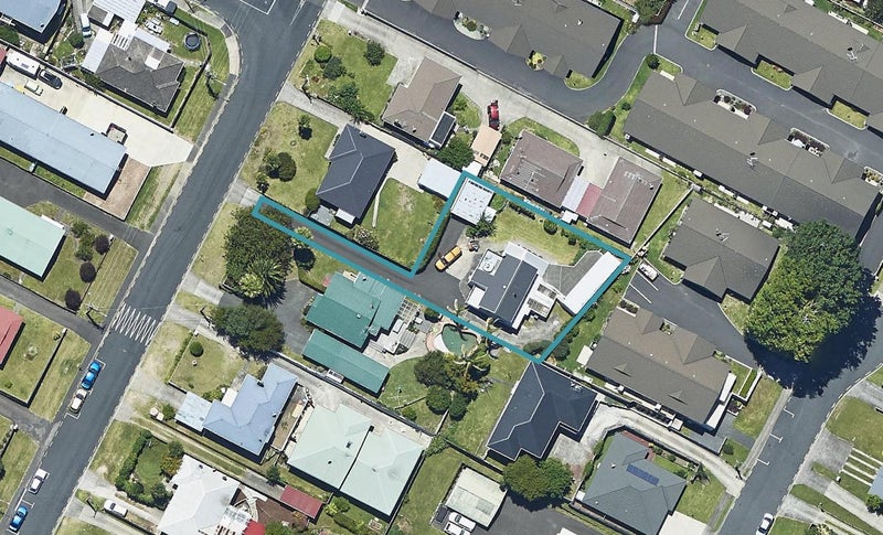 114 Greerton Road, Gate Pa, Tauranga - Carousel 1