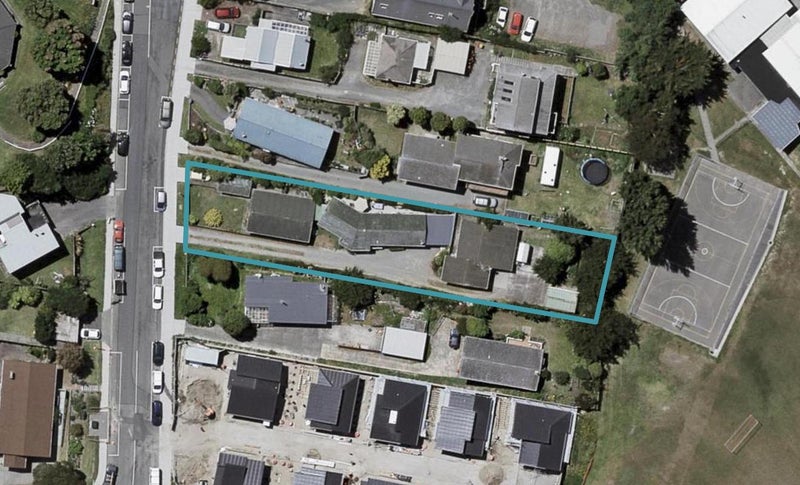 17 Margaret Road, Raumati Beach, Paraparaumu - Carousel 1