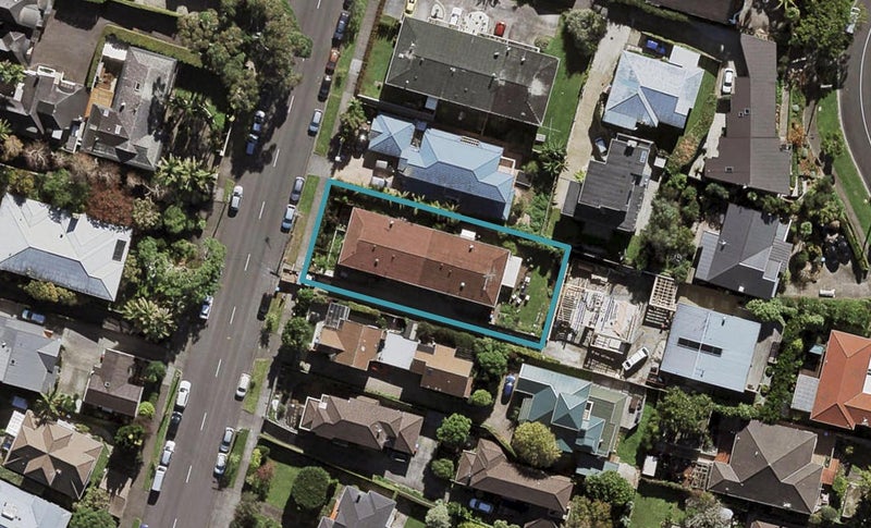 2/30 St Vincent Avenue, Remuera, Auckland - Carousel 1
