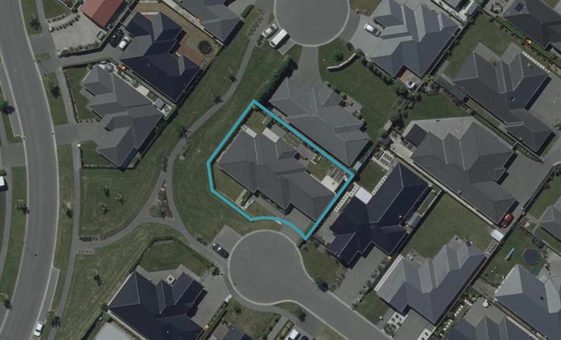 8 Canice Mews, Aidanfield, Christchurch - Carousel 1