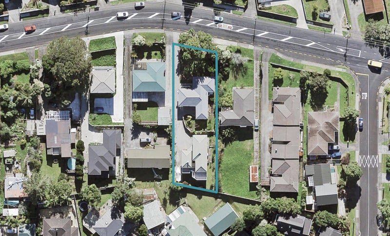 96 Golf Road, New Lynn, Auckland - Carousel 1