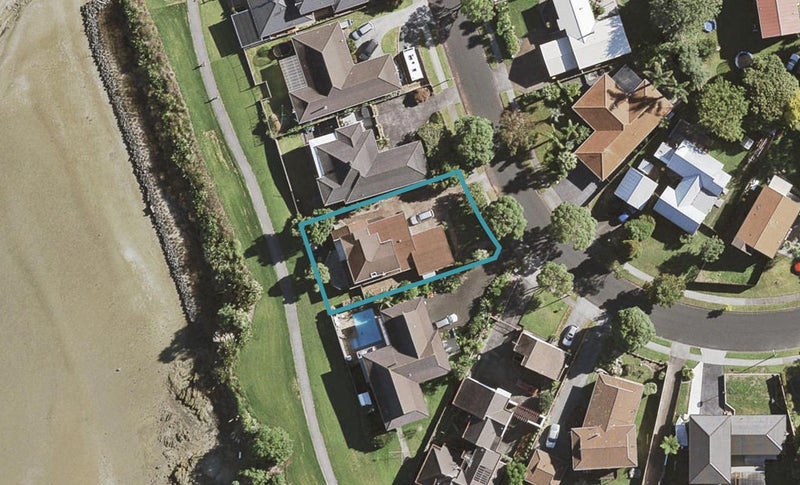 51 St Annes Crescent, Wattle Downs, Auckland - Carousel 1