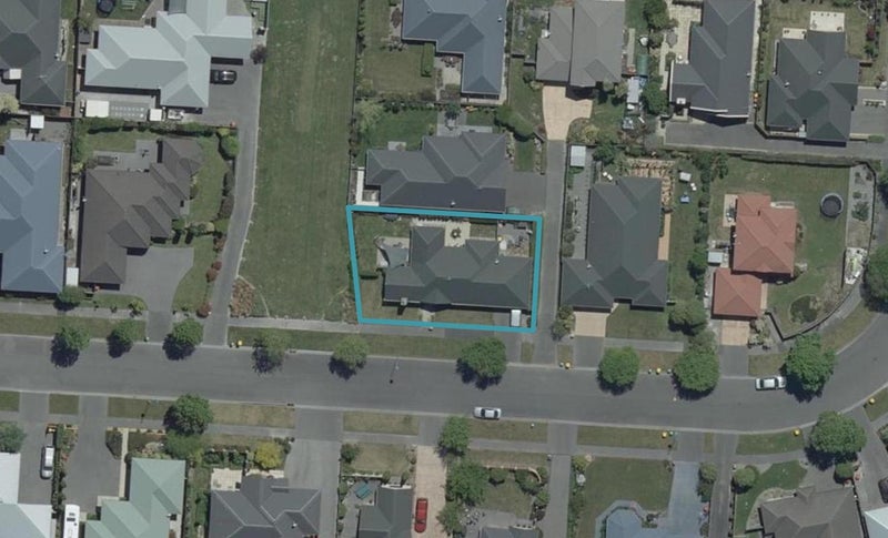 32 Coolspring Way, Redwood, Christchurch - Carousel 1