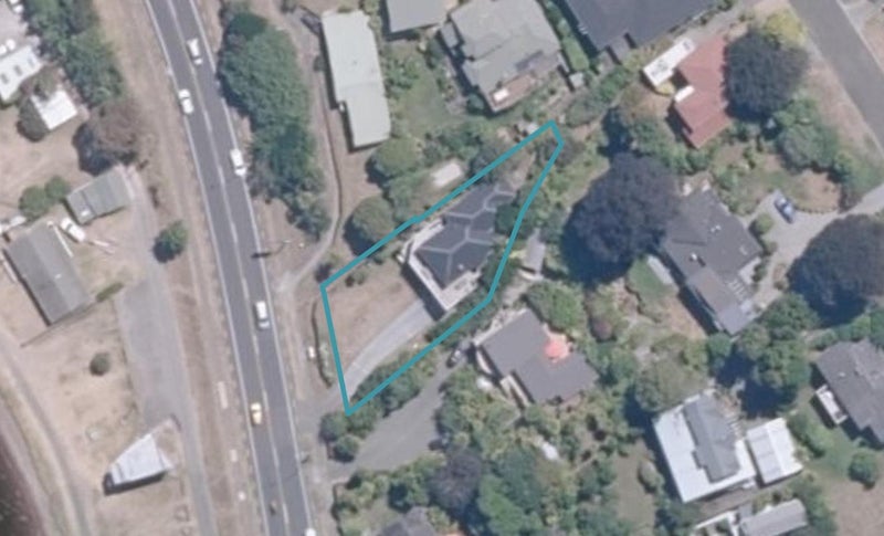 196 Lake Terrace, Waipahihi, Taupō - Carousel 1