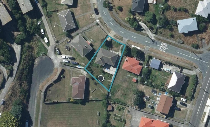 28 Taupiri Crescent, Titahi Bay, Porirua - Carousel 1