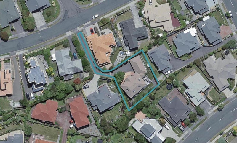 9 Derry Hill, Churton Park, Wellington - Carousel 1