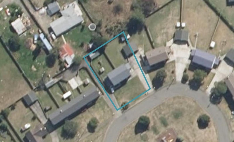42 Devon Crescent, Bulls - Carousel 1