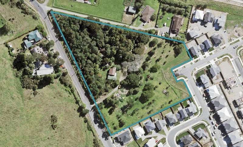 4 Christian Road, Swanson, Auckland - Carousel 1