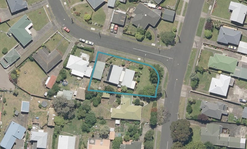 44 Selwyn Crescent, College Estate, Whanganui - Carousel 1