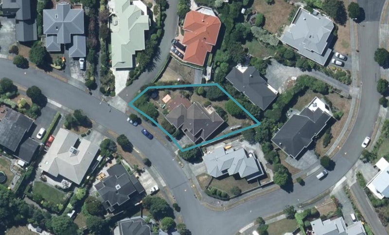 10 Molyneux Close, Whitby, Porirua - Carousel 1