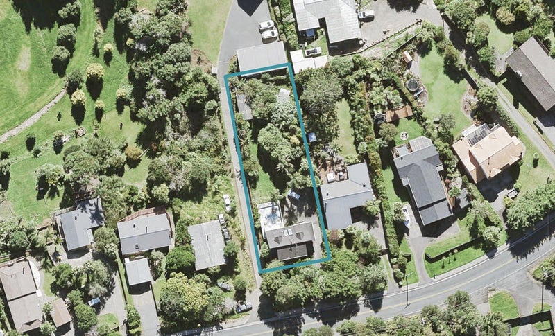 1079 Scenic Drive North, Swanson, Auckland - Carousel 1