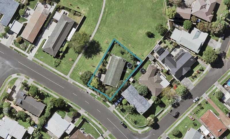 22 Whiteacres Drive, Sunnyhills, Auckland - Carousel 1