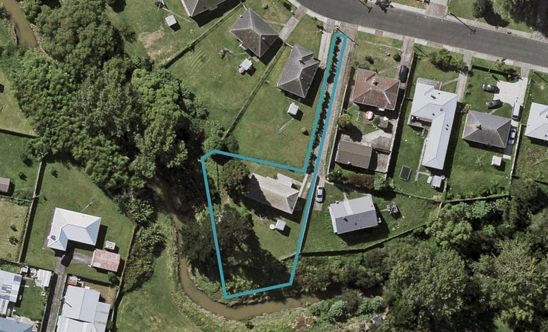 15 Clarkson Crescent, Otara, Auckland - Carousel 1