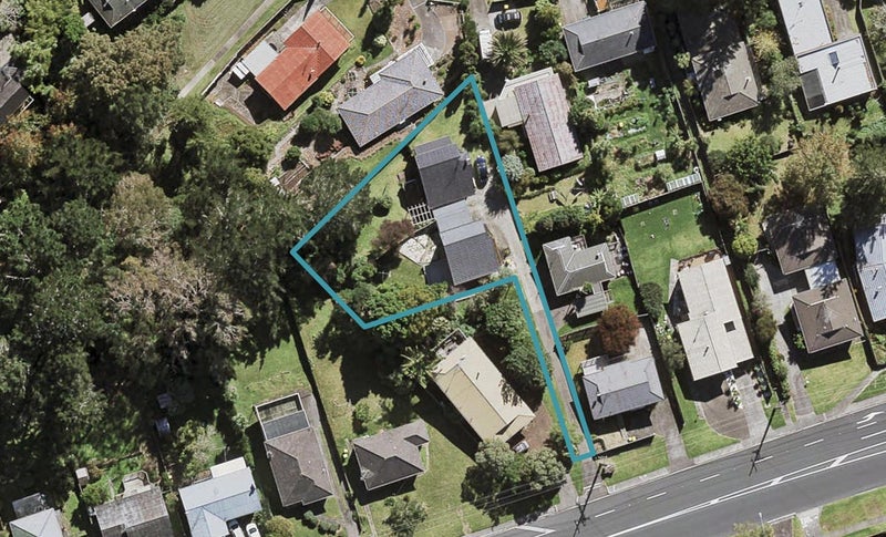 2/377 Wairau Road, Totara Vale, Auckland - Carousel 1
