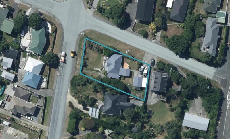 12 John Street, Titahi Bay, Porirua - Carousel 1