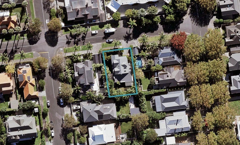 2 Upton Street, Herne Bay, Auckland - Carousel 1