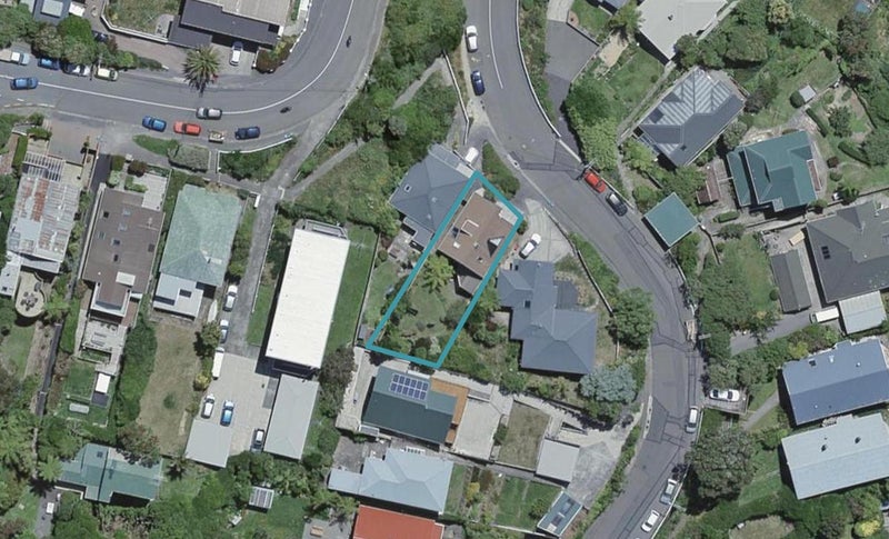 19 Apuka Street, Brooklyn, Wellington - Carousel 1