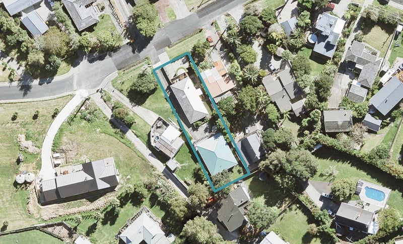 42A Cedar Terrace, Stanmore Bay, Whangaparaoa - Carousel 1