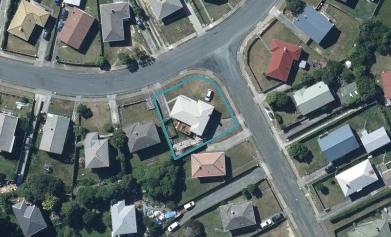 21 Beauzami Crescent, Ascot Park, Porirua - Carousel 1