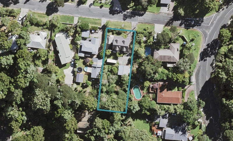 4 Waima Crescent, Titirangi, Auckland - Carousel 1