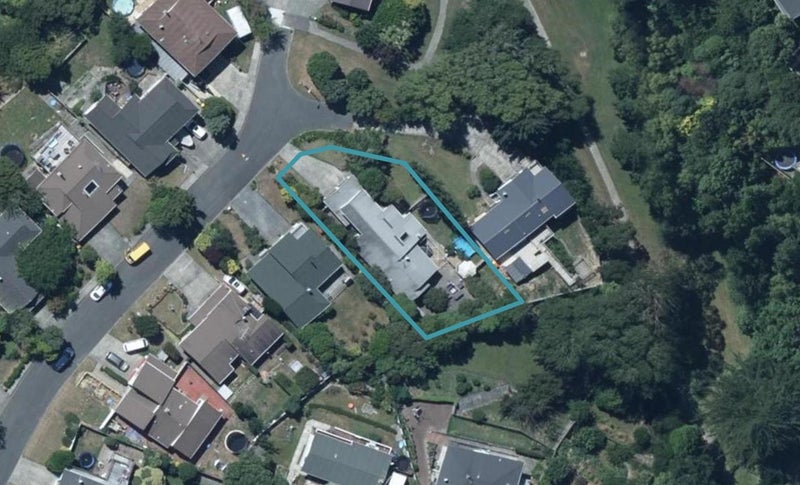 10 Picketboat Lane, Whitby, Porirua - Carousel 1