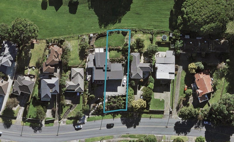 32 Herd Road, Hillsborough, Auckland - Carousel 1