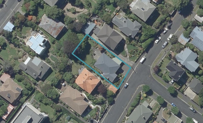 19 Falkland Street, Maori Hill, Dunedin - Carousel 1