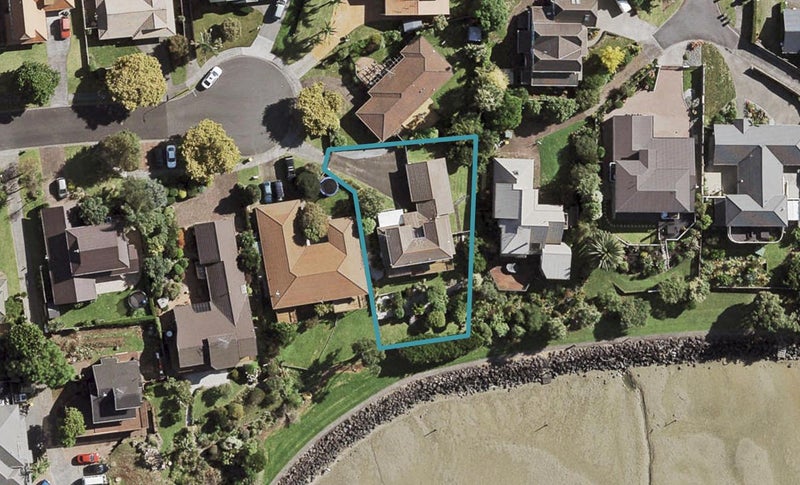 33 Cumbrian Place, Conifer Grove, Takanini - Carousel 1