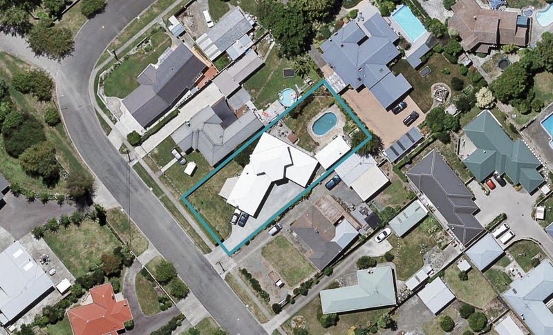 1109 Oliphant Road, Camberley, Hastings - Carousel 1