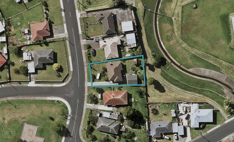 34 Cobham Crescent, Otara, Auckland - Carousel 1