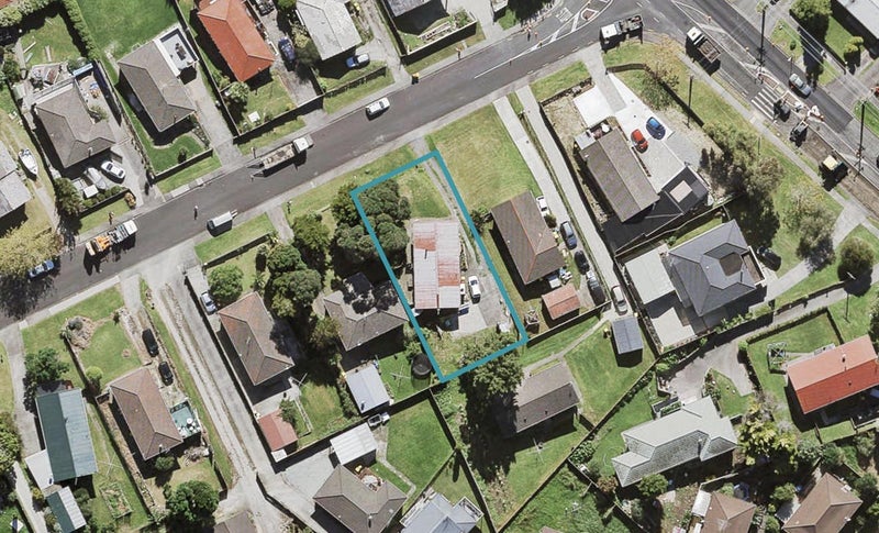 8 Doone Place, Massey, Auckland - Carousel 1