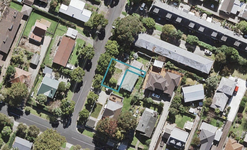 1A Koromiko Street, New Lynn, Auckland - Carousel 1