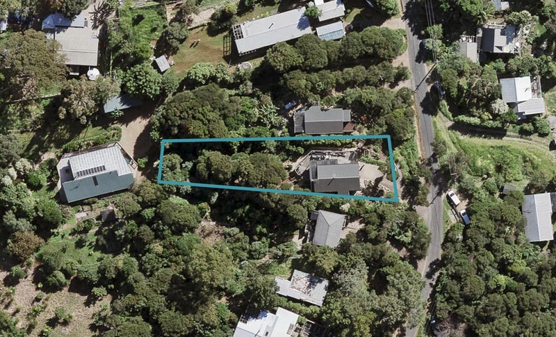 15 Albert Crescent, Ostend, Waiheke Island - Carousel 1