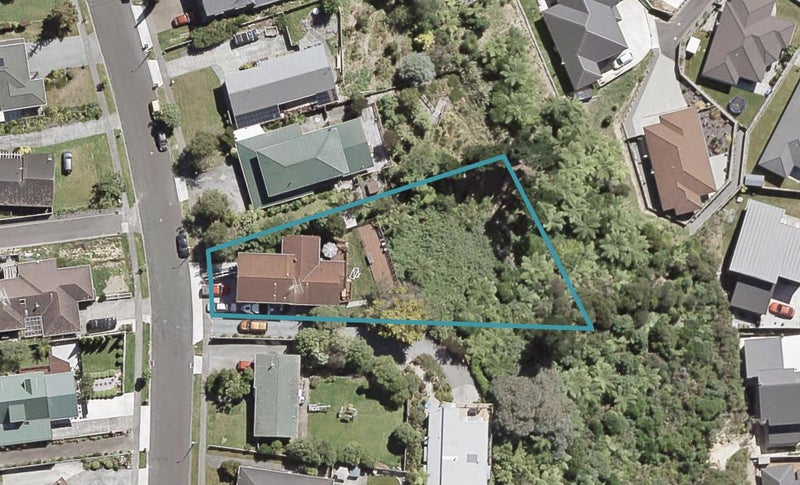 15 Seymour Grove, Kingsley Heights, Upper Hutt - Carousel 1