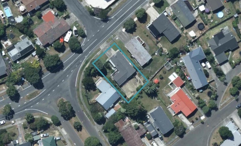127 Spinnaker Drive, Whitby, Porirua - Carousel 1