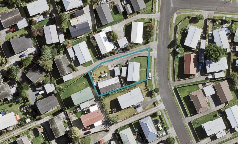 2/23 Templeton Place, Clendon Park, Auckland - Carousel 1