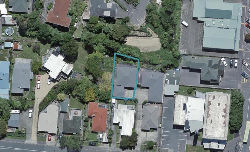2B Lyndhurst Road, Tawa, Wellington - Carousel 1