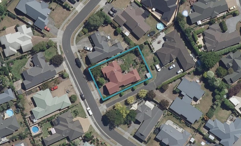 16 Roderick Place, Rototuna, Hamilton - Carousel 1