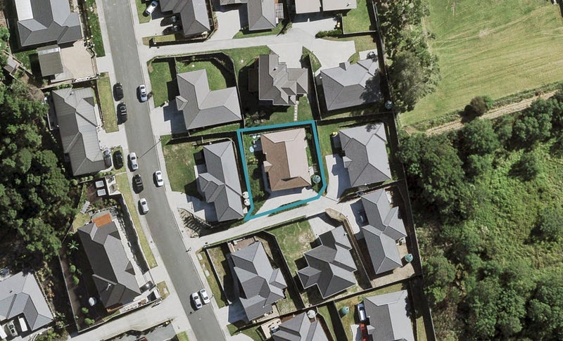 75 Tiriwa Drive, Massey, Auckland - Carousel 1