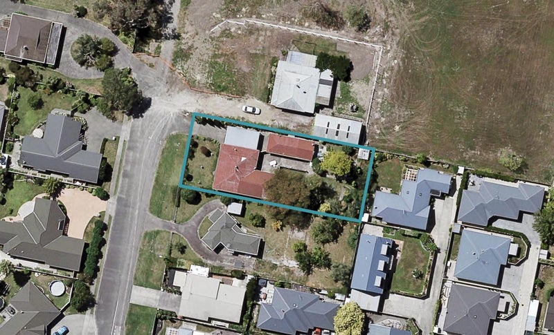 8 West Place, Greenmeadows, Napier - Carousel 1