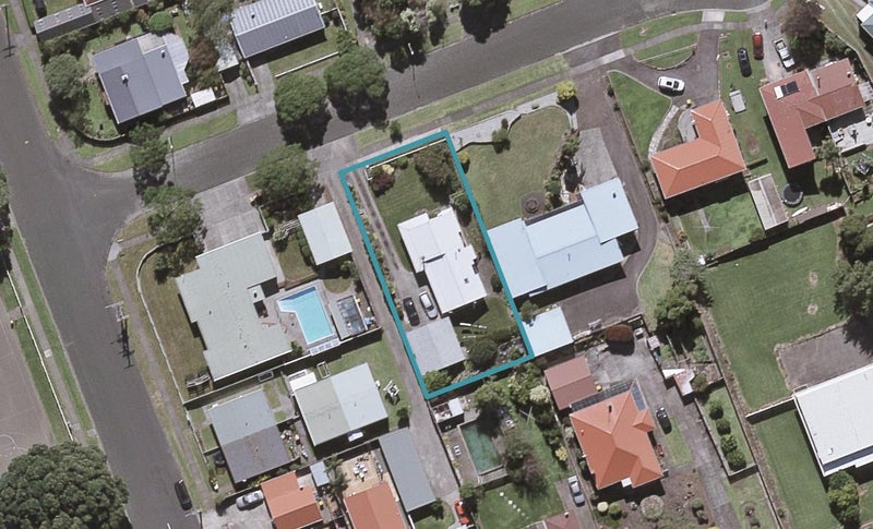 8 Chesney Street, Bell Block, New Plymouth - Carousel 1