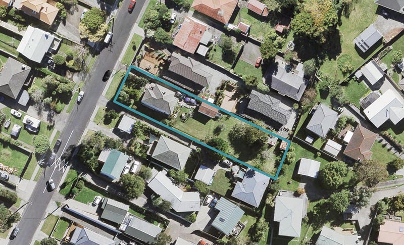 32 Stottholm Road, Titirangi, Auckland - Carousel 1