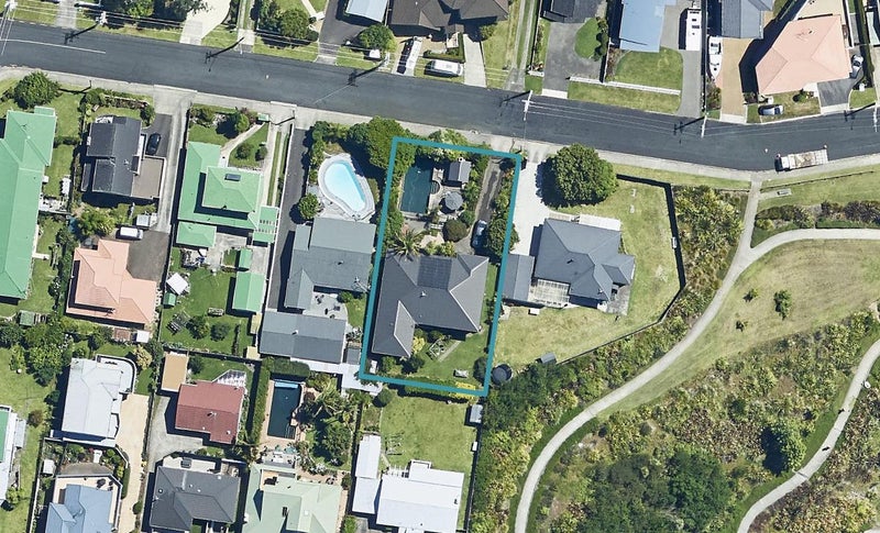28 Lemon Grove Avenue, Otumoetai, Tauranga - Carousel 1