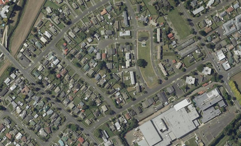 32 Farnham Avenue, Highbury, Palmerston North - Carousel 1