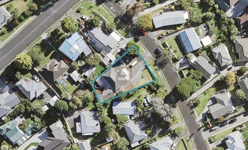 44 Caronia Crescent, Lynfield, Auckland - Carousel 1