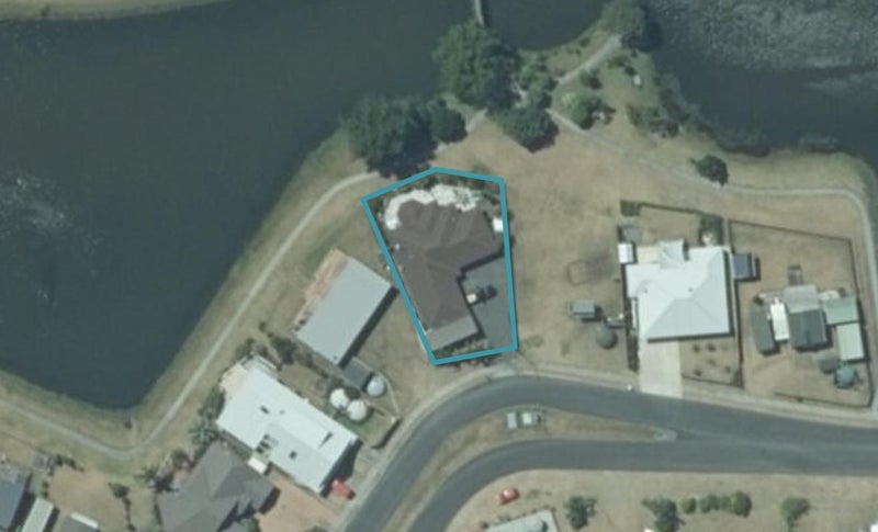 32 Motukorure Parade, Cooks Beach, Whitianga - Carousel 1